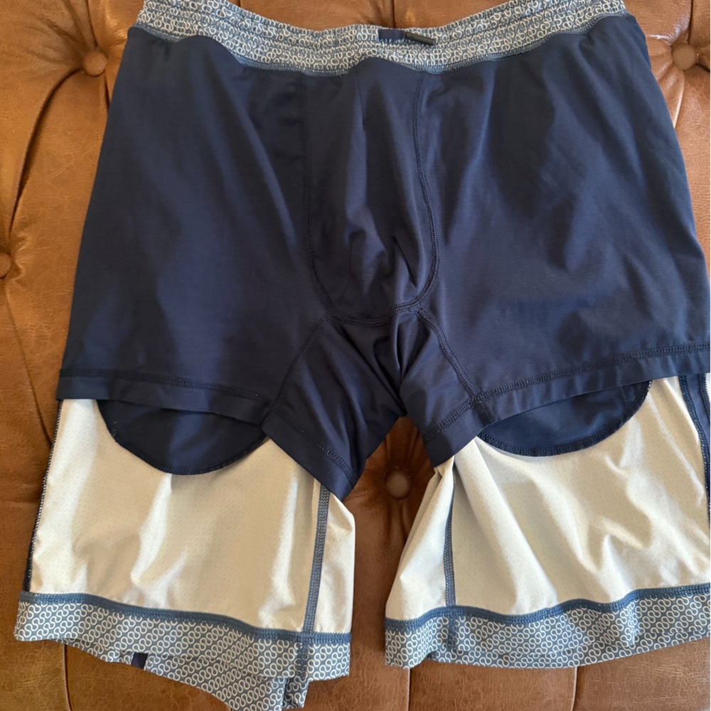 Patterned Gray and Blue Shorts - image 6